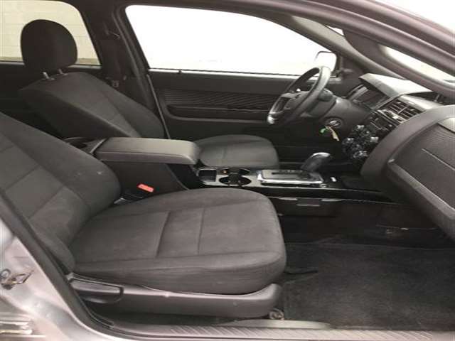 2010 Ford Escape AWD XLT 4dr SUV